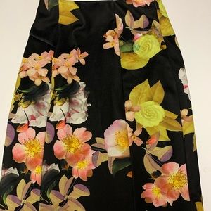 bold elements floral skirt